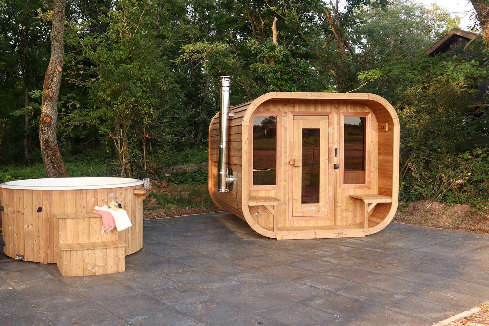 BS4 Barrelsauna: een combinatie van een barrelsauna en een traditionele Finse sauna