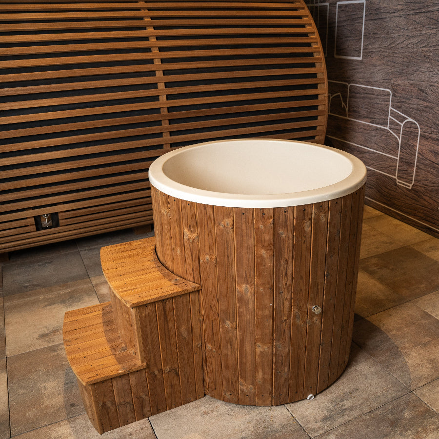 Thermowood Vuren ijsbad 470 liter met witte glasvezelkuip