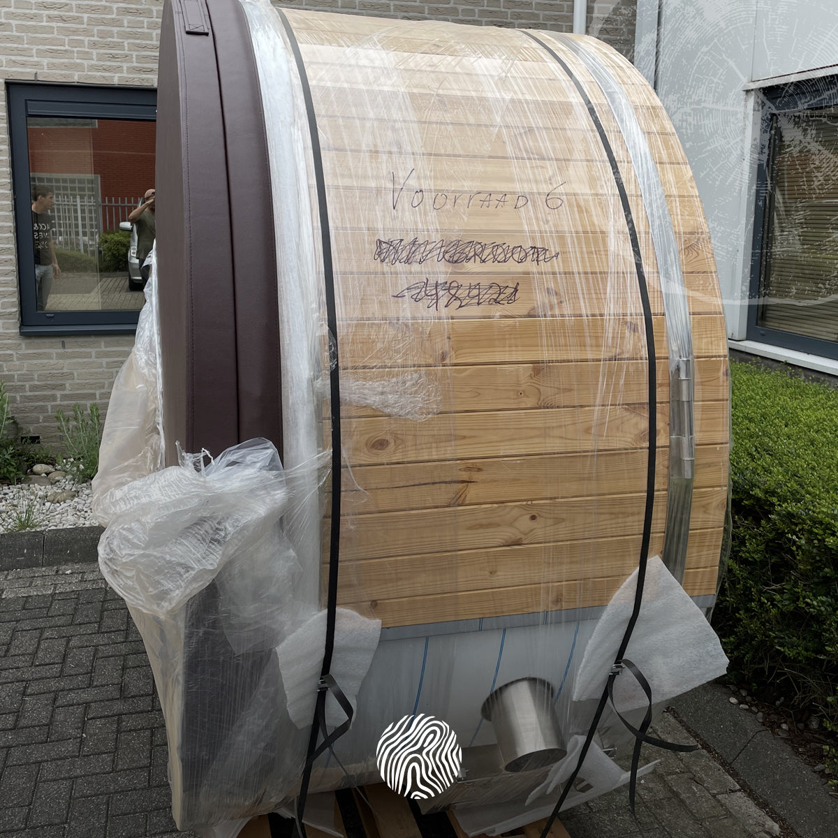 Mooie Thermowood hottub met SPA-systeem en Thermodeck