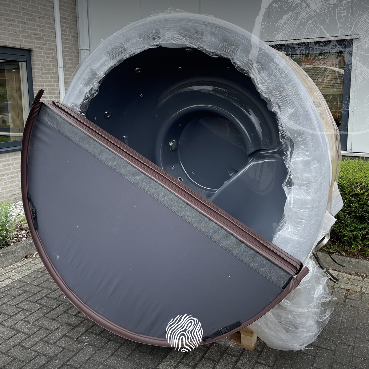 Thermowood hottub met SPA-systeem en Thermodeck